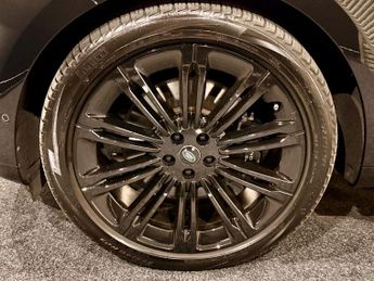 Land Rover Range Rover 4.4 P530 V8 First Edition Auto 4WD Euro 6 (s/s) 5dr