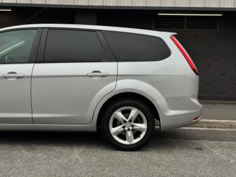 Ford Focus 1.6 Zetec 5dr