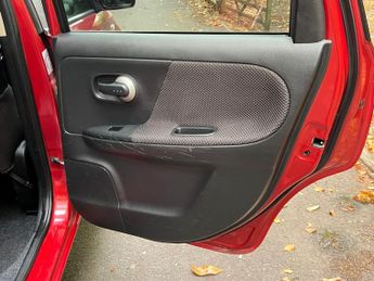 Nissan Note 1.6 16V Tekna Auto Euro 4 5dr