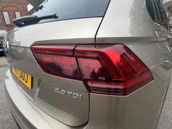 Volkswagen Tiguan 2.0 TDI BlueMotion Tech SEL DSG Euro 6 (s/s) 5dr