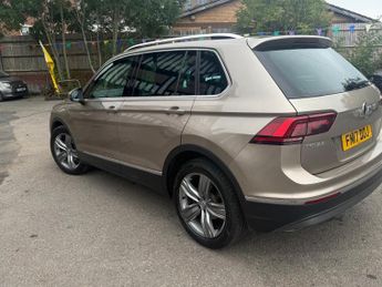 Volkswagen Tiguan 2.0 TDI BlueMotion Tech SEL DSG Euro 6 (s/s) 5dr