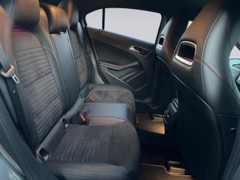 Mercedes-Benz A Class 2.1 A200d AMG Line (Premium) 7G-DCT Euro 6 (s/s) 5dr