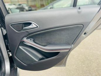 Mercedes-Benz A Class 2.1 A200d AMG Line (Premium) 7G-DCT Euro 6 (s/s) 5dr