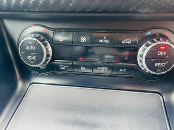 Mercedes-Benz A Class 2.1 A200d AMG Line (Premium) 7G-DCT Euro 6 (s/s) 5dr