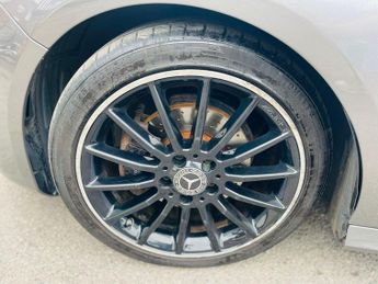 Mercedes-Benz A Class 2.1 A200d AMG Line (Premium) 7G-DCT Euro 6 (s/s) 5dr