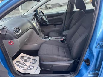 Ford Focus 1.6 Sport Auto 5dr