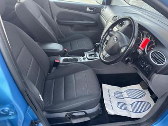 Ford Focus 1.6 Sport Auto 5dr