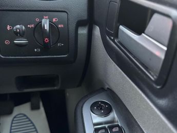 Ford Focus 1.6 Sport Auto 5dr