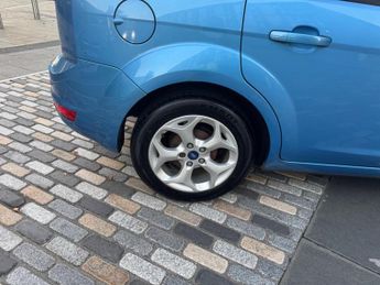 Ford Focus 1.6 Sport Auto 5dr