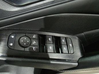 Nissan Qashqai 1.3 DIG-T MHEV Acenta Premium XTRON Euro 6 (s/s) 5dr