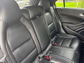 Mercedes-Benz A Class 2.1 A200d AMG Line (Executive) 7G-DCT Euro 6 (s/s) 5dr