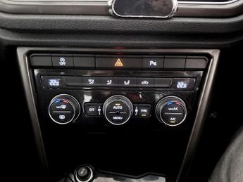 Volkswagen T-Roc 1.6 TDI SE Euro 6 (s/s) 5dr