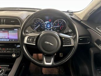 Jaguar F-PACE 2.0 D240 Portfolio Auto AWD Euro 6 (s/s) 5dr