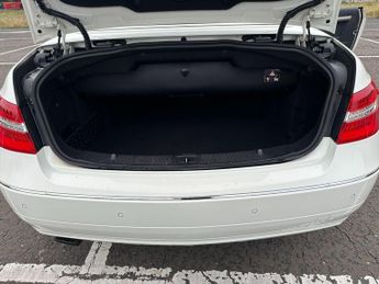 Mercedes-Benz E Class 1.8 E200 CGI BlueEfficiency SE Cabriolet 2dr Petrol Tiptronic Eu