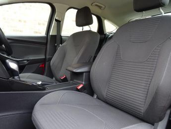 Ford Focus 1.6 Titanium Powershift Euro 6 5dr