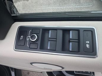 Land Rover Range Rover 3.0 TD V6 Vogue Auto 4WD Euro 5 (s/s) 5dr