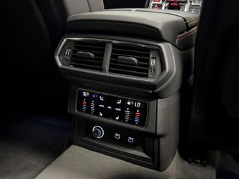 Lamborghini Urus 4.0 V8 BiTurbo SUV 5dr Petrol Auto 4WD Euro 6 (650 ps)