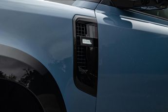 Land Rover Defender 110 3.0 D250 MHEV X-Dynamic SE Auto 4WD Euro 6 (s/s) 5dr