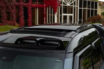 Land Rover Defender 110 3.0 D250 MHEV X-Dynamic SE Auto 4WD Euro 6 (s/s) 5dr