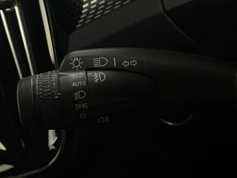 Volvo XC40 2.0 D3 R-Design Auto Euro 6 (s/s) 5dr