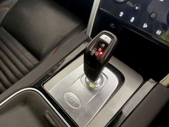 Land Rover Discovery Sport 1.5 P300e 12.2kWh R-Dynamic SE Auto 4WD Euro 6 (s/s) 5dr