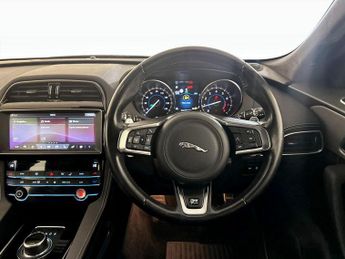 Jaguar F-PACE 2.0 P250i R-Sport Auto AWD Euro 6 (s/s) 5dr