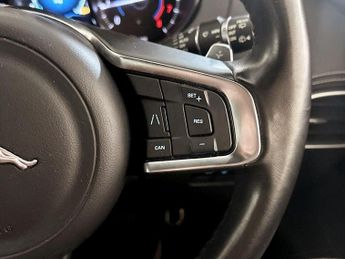 Jaguar F-PACE 2.0 P250i R-Sport Auto AWD Euro 6 (s/s) 5dr