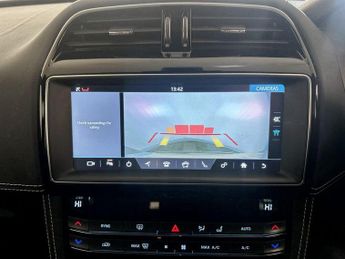 Jaguar F-PACE 2.0 P250i R-Sport Auto AWD Euro 6 (s/s) 5dr