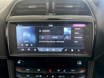 Jaguar F-PACE 2.0 P250i R-Sport Auto AWD Euro 6 (s/s) 5dr