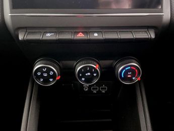 Renault Clio 1.0 SCe Iconic Euro 6 (s/s) 5dr