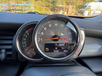 MINI Hatch 1.5 Cooper Auto Euro 6 (s/s) 3dr