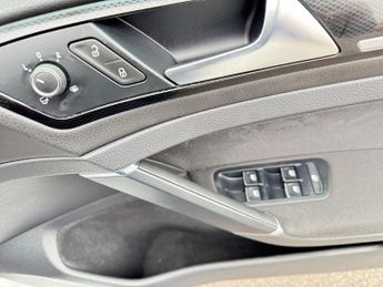 Volkswagen Golf 1.4 TSI BlueMotion Tech Match Hatchback 5dr Petrol DSG Euro 6 (s