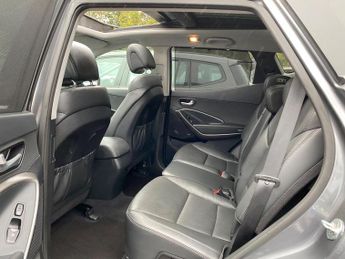 Hyundai Santa Fe 2.2 CRDi Blue Drive Premium SE Auto 4WD Euro 6 (s/s) 5dr (7 Seat