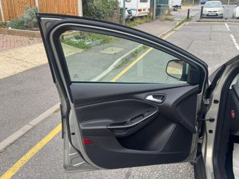 Ford Focus 1.6 Titanium Powershift Euro 6 5dr