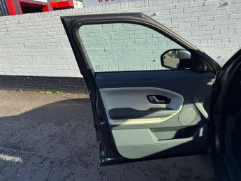 Land Rover Range Rover Evoque 2.0 TD4 SE Tech Auto 4WD Euro 6 (s/s) 5dr
