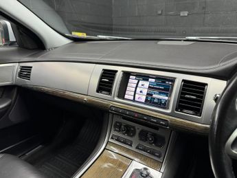 Jaguar XF 2.2d Luxury Auto Euro 5 (s/s) 4dr