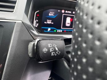 Volkswagen Tiguan 1.5 TSI R-Line SUV 5dr Petrol DSG Euro 6 (s/s) (150 ps)