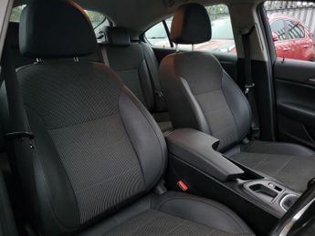 Vauxhall Insignia 2.0 CDTi SE Hatchback 5dr Diesel Manual Euro 5 (160 ps)