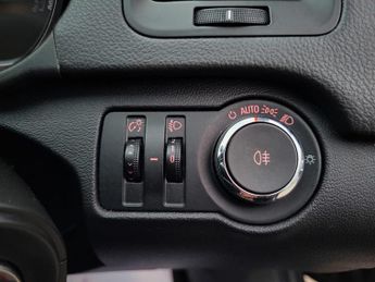 Vauxhall Insignia 2.0 CDTi SE Hatchback 5dr Diesel Manual Euro 5 (160 ps)