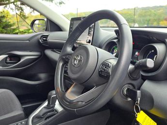 Toyota Yaris 1.5 VVT-h Design E-CVT Euro 6 (s/s) 5dr