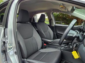 Toyota Yaris 1.5 VVT-h Design E-CVT Euro 6 (s/s) 5dr