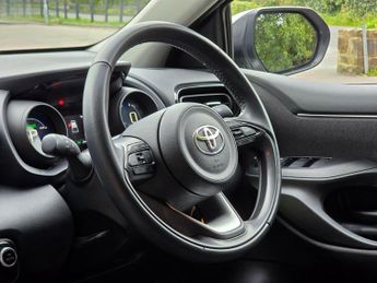 Toyota Yaris 1.5 VVT-h Design E-CVT Euro 6 (s/s) 5dr