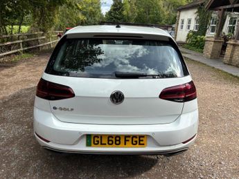 Volkswagen e-Golf 35.8kWh e-Golf Auto 5dr