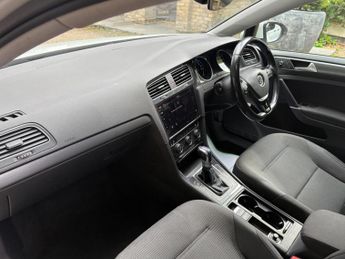 Volkswagen e-Golf 35.8kWh e-Golf Auto 5dr