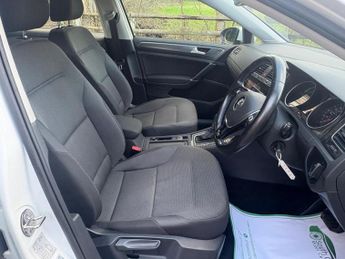 Volkswagen e-Golf 35.8kWh e-Golf Auto 5dr