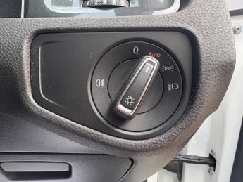 Volkswagen e-Golf 35.8kWh e-Golf Auto 5dr