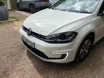 Volkswagen e-Golf 35.8kWh e-Golf Auto 5dr