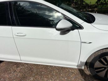 Volkswagen e-Golf 35.8kWh e-Golf Auto 5dr