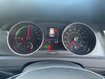 Volkswagen e-Golf 35.8kWh e-Golf Auto 5dr