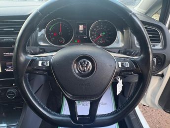 Volkswagen e-Golf 35.8kWh e-Golf Auto 5dr